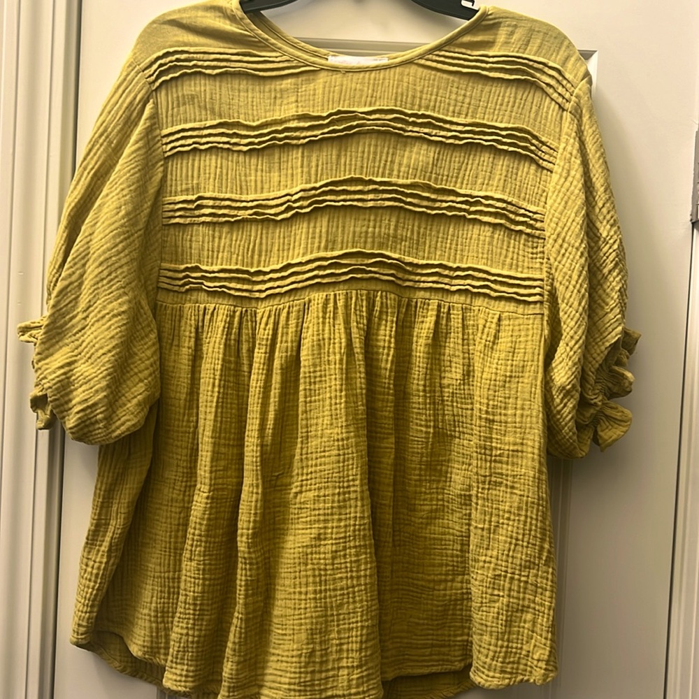 Women’s medium top